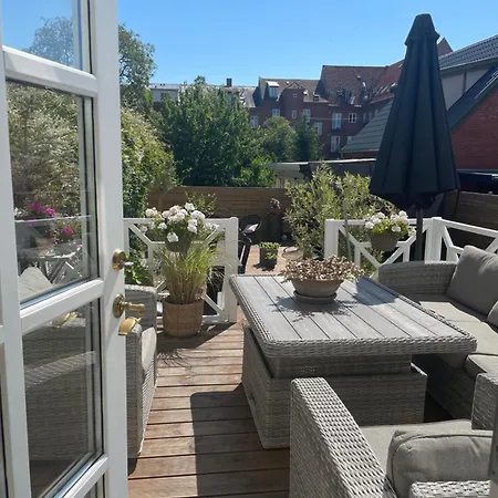 Cozy Town House Villa *